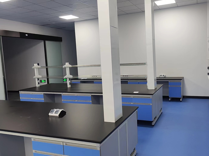 1764729568207702.jpg 华巨升实验室实验台