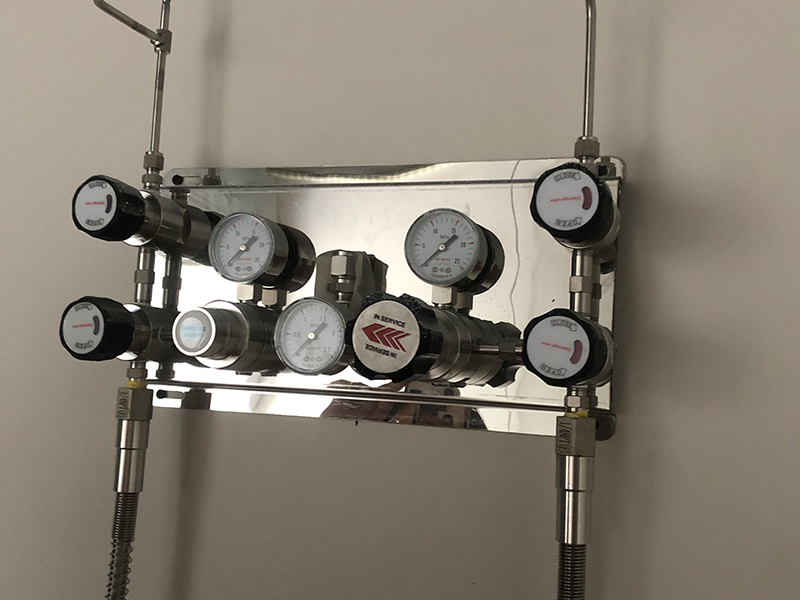 1766372320639646.jpg 实验室气体管路厂家