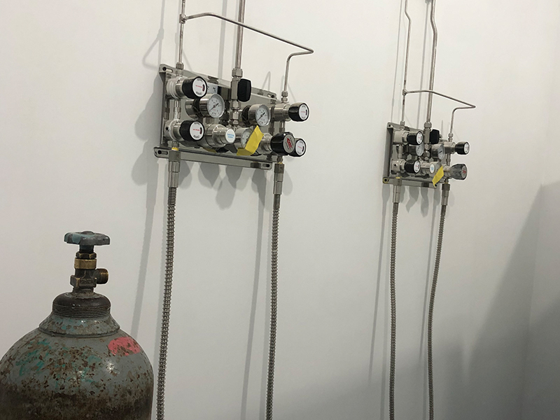 实验室气体管路集中供气系统设计与控制平台应用