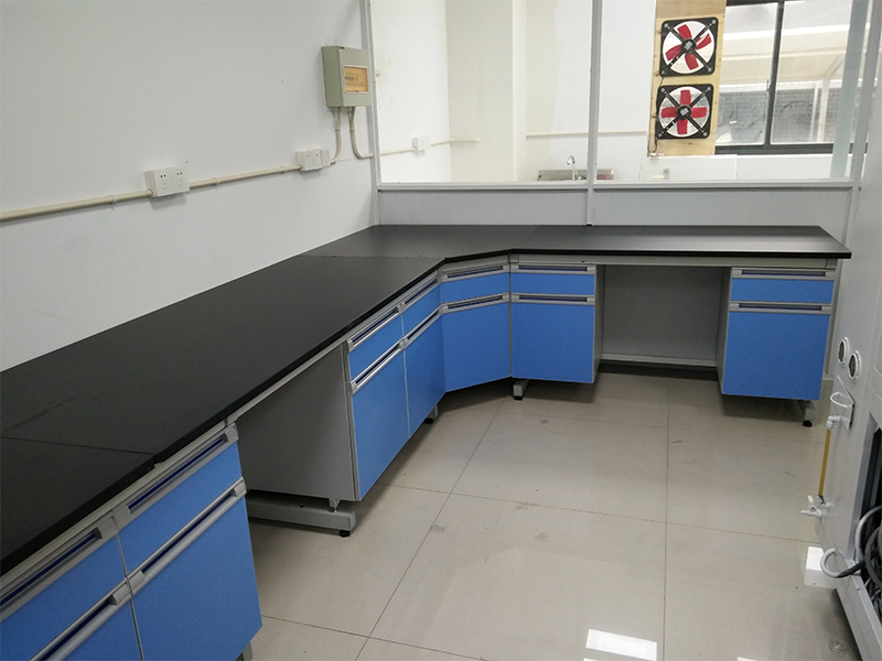 钢木实验台台面怎么配理化板环氧树脂搭配方案华巨升推荐