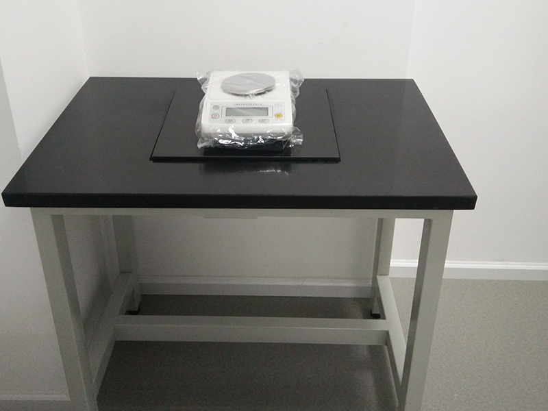 实验室天平台温湿度