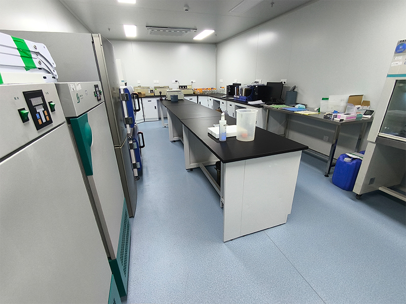 全钢实验台化学品泄漏防护台面防溢边设计与应急方案华巨升安全技术